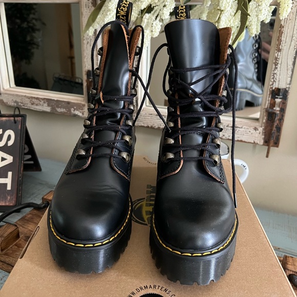 Dr. Martens Shoes - Dr. Martens Leona Heeled Boot women’s sz 7 Black